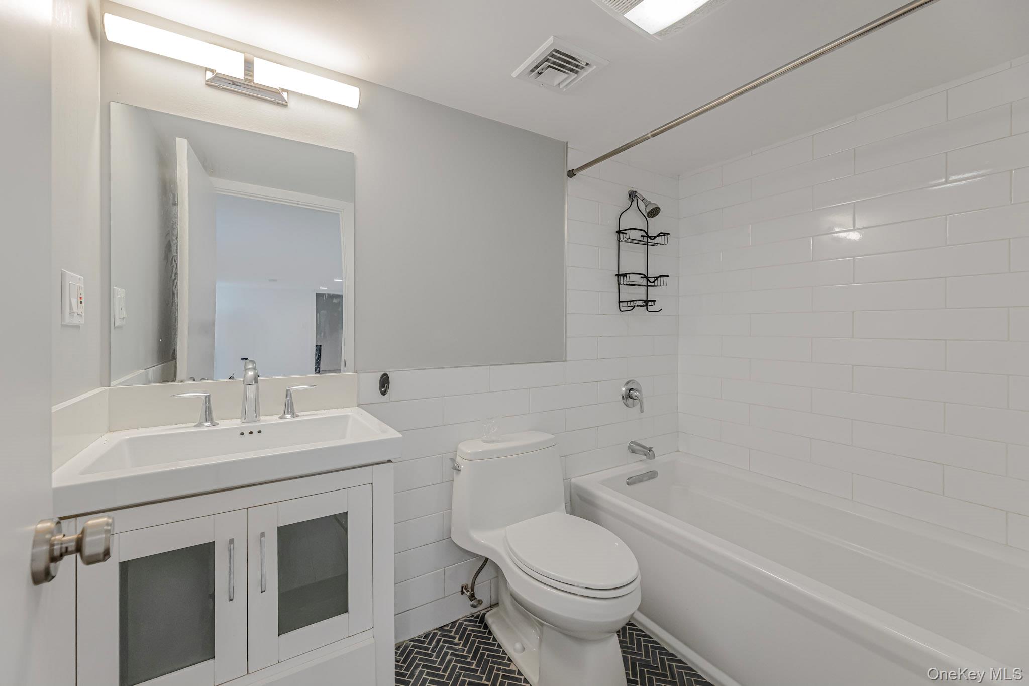 #12 photo, 9 Lyons Place, New Rochelle , NY 10801