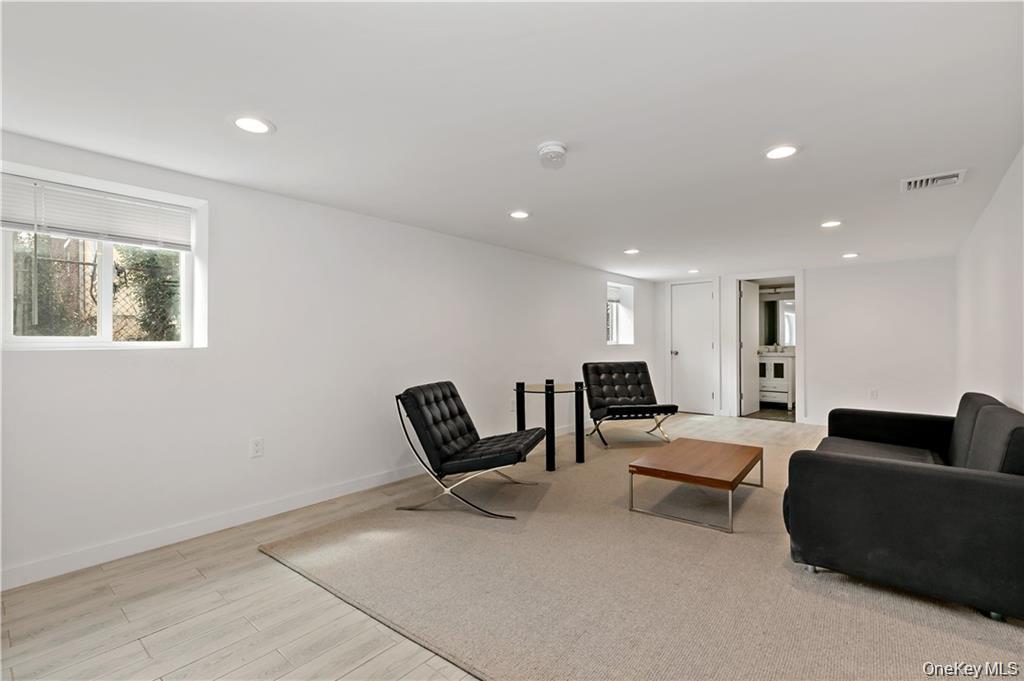 #14 photo, 9 Lyons Place, New Rochelle , NY 10801