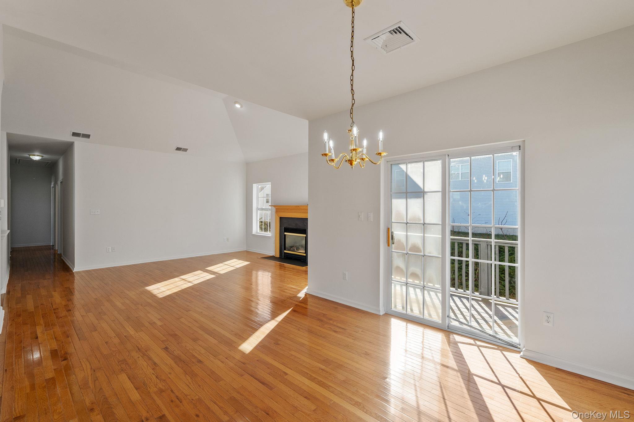 #13 photo, 17 Carmella Road, 纽约州 Highland , NY 12528