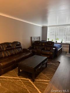 #11 photo, 1874 Pelham Parkway, 브롱크스 Bronx , NY 10461