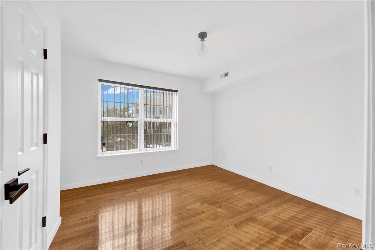 #18 photo, 1 Patricia Lane, Bronx , NY 10465