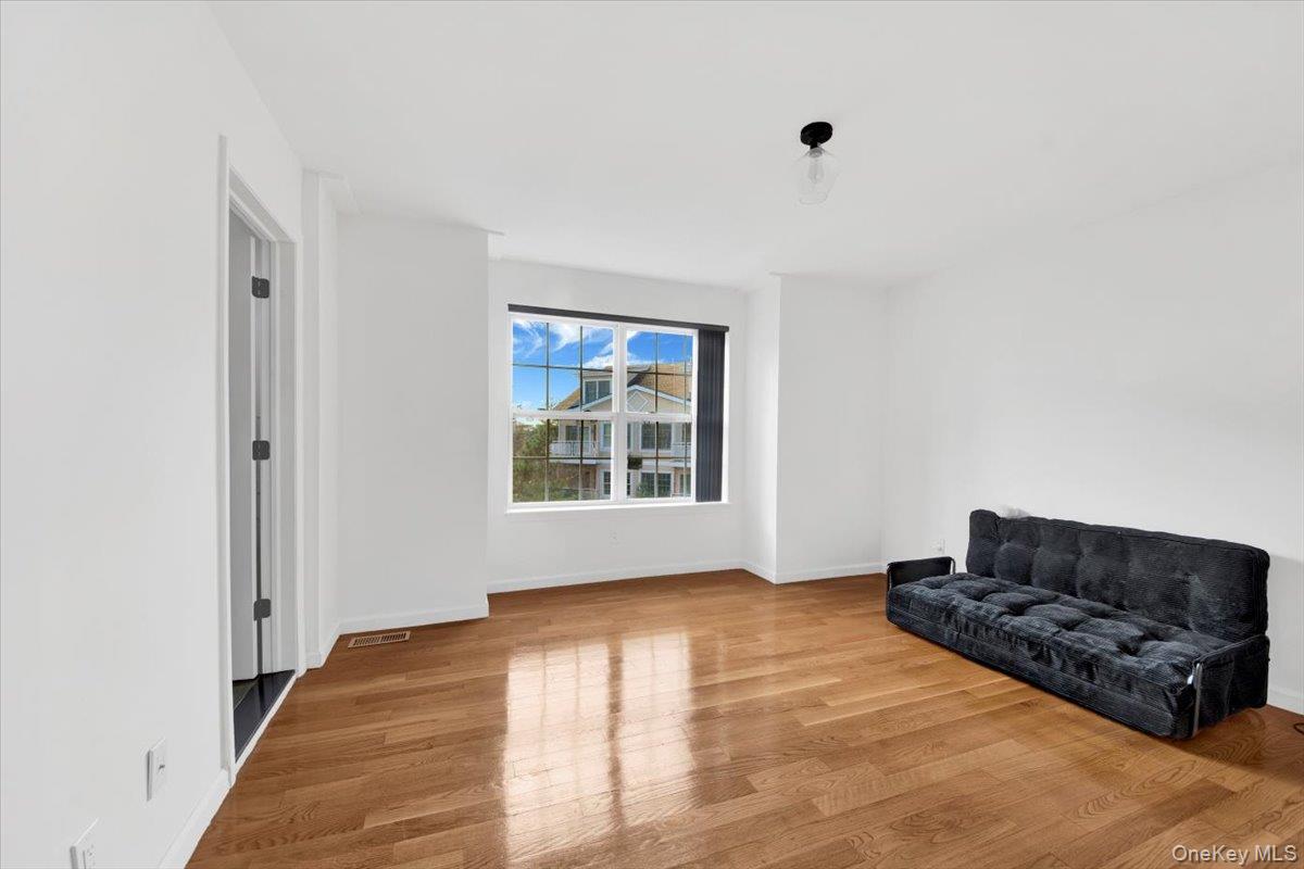 #19 photo, 1 Patricia Lane, Bronx , NY 10465