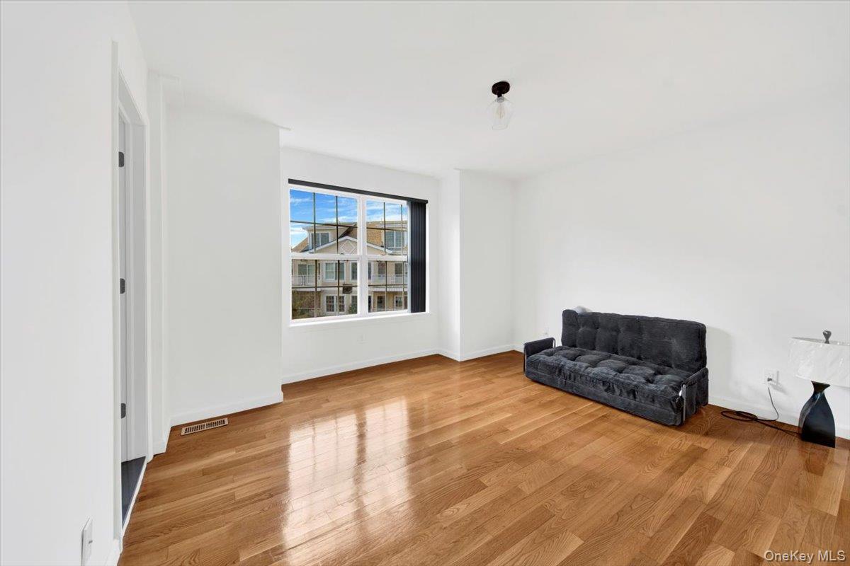 #20 photo, 1 Patricia Lane, Bronx , NY 10465