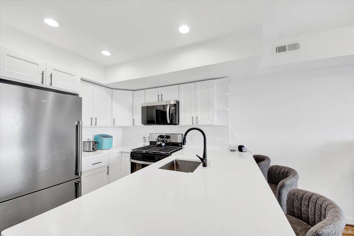 #4 photo, 1 Patricia Lane, Bronx , NY 10465