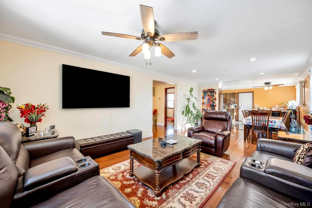 #10 photo, 296 Burkhard Avenue, Mineola , NY 11501