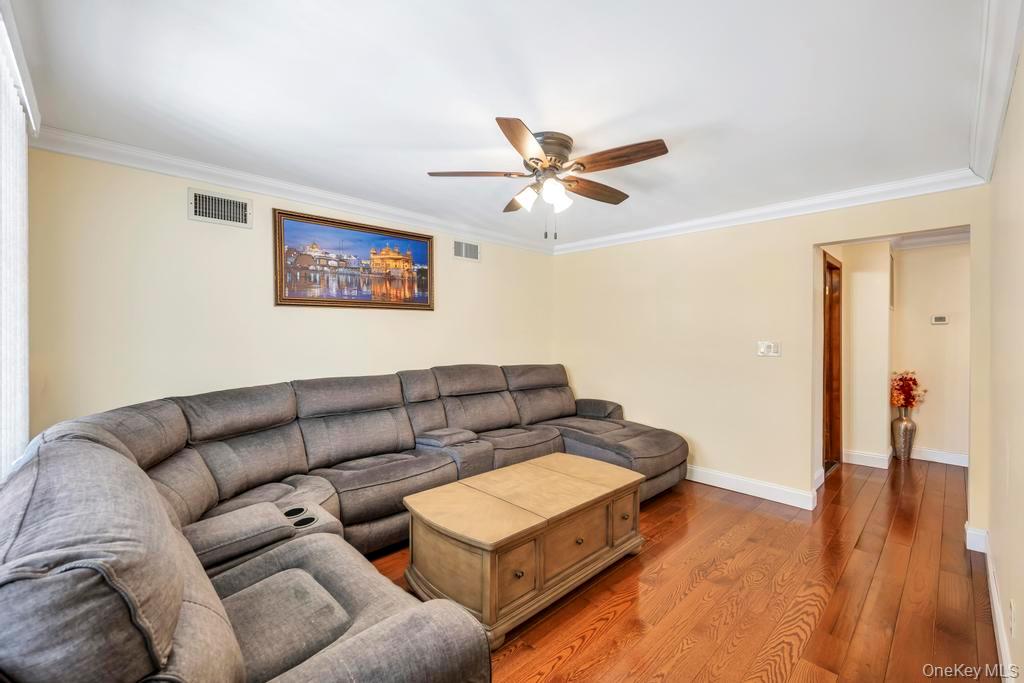 #12 photo, 296 Burkhard Avenue, Mineola , NY 11501