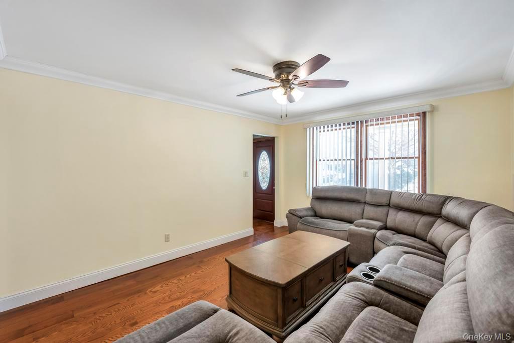 #14 photo, 296 Burkhard Avenue, Mineola , NY 11501