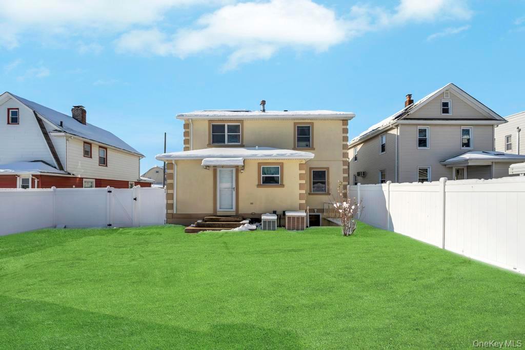 #4 photo, 296 Burkhard Avenue, Mineola , NY 11501