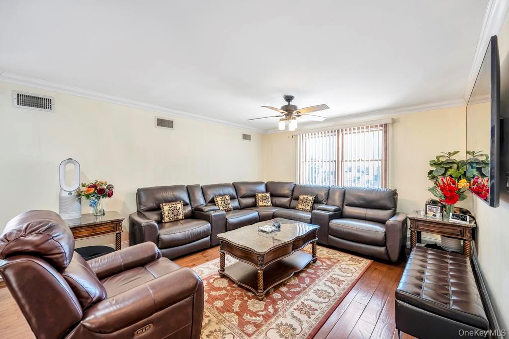 #6 photo, 296 Burkhard Avenue, Mineola , NY 11501