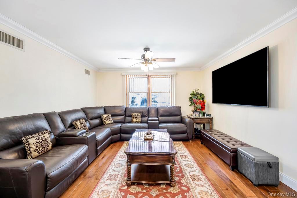 #7 photo, 296 Burkhard Avenue, Mineola , NY 11501