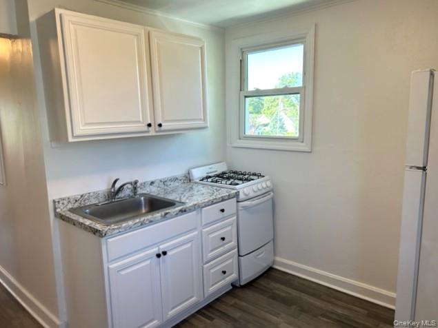 #2 photo, 578 S 15th Street, Lindenhurst , NY 11757