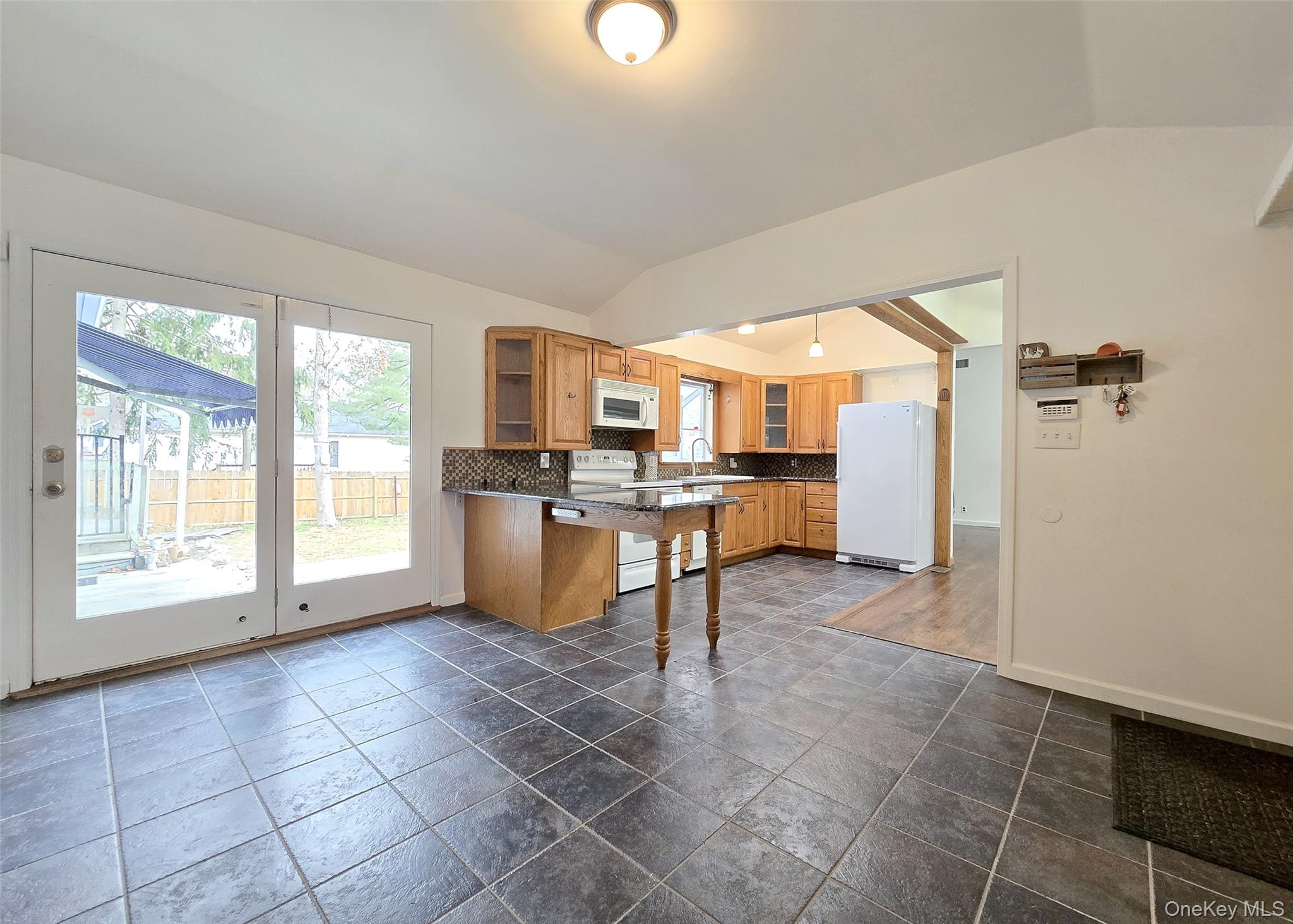 #4 photo, 27 Forest Trail, מחוז סאפוק Ridge , NY 11961