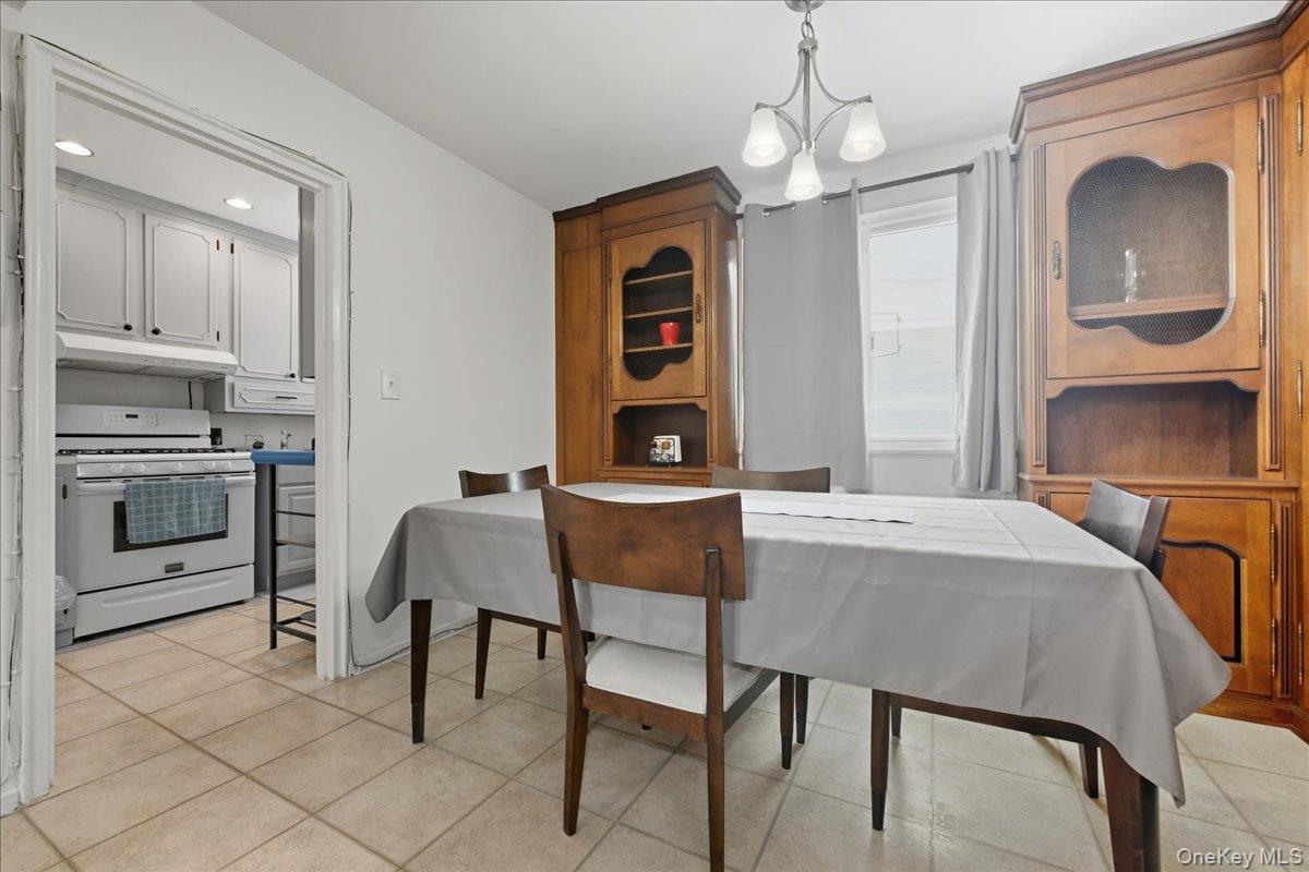 #7 photo, 218-03 68th Avenue, Oakland Gardens , NY 11364