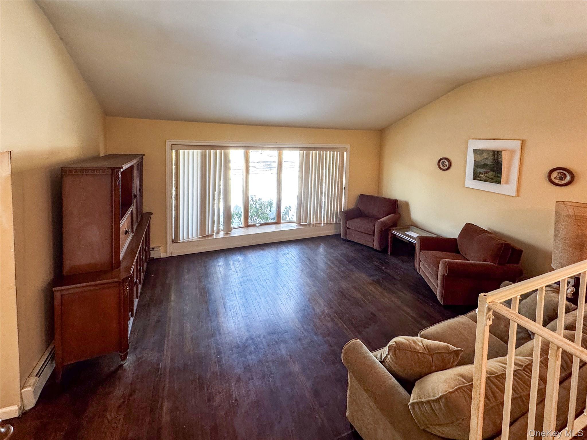 #10 photo, 1277 Lednam Court, Merrick , NY 11566