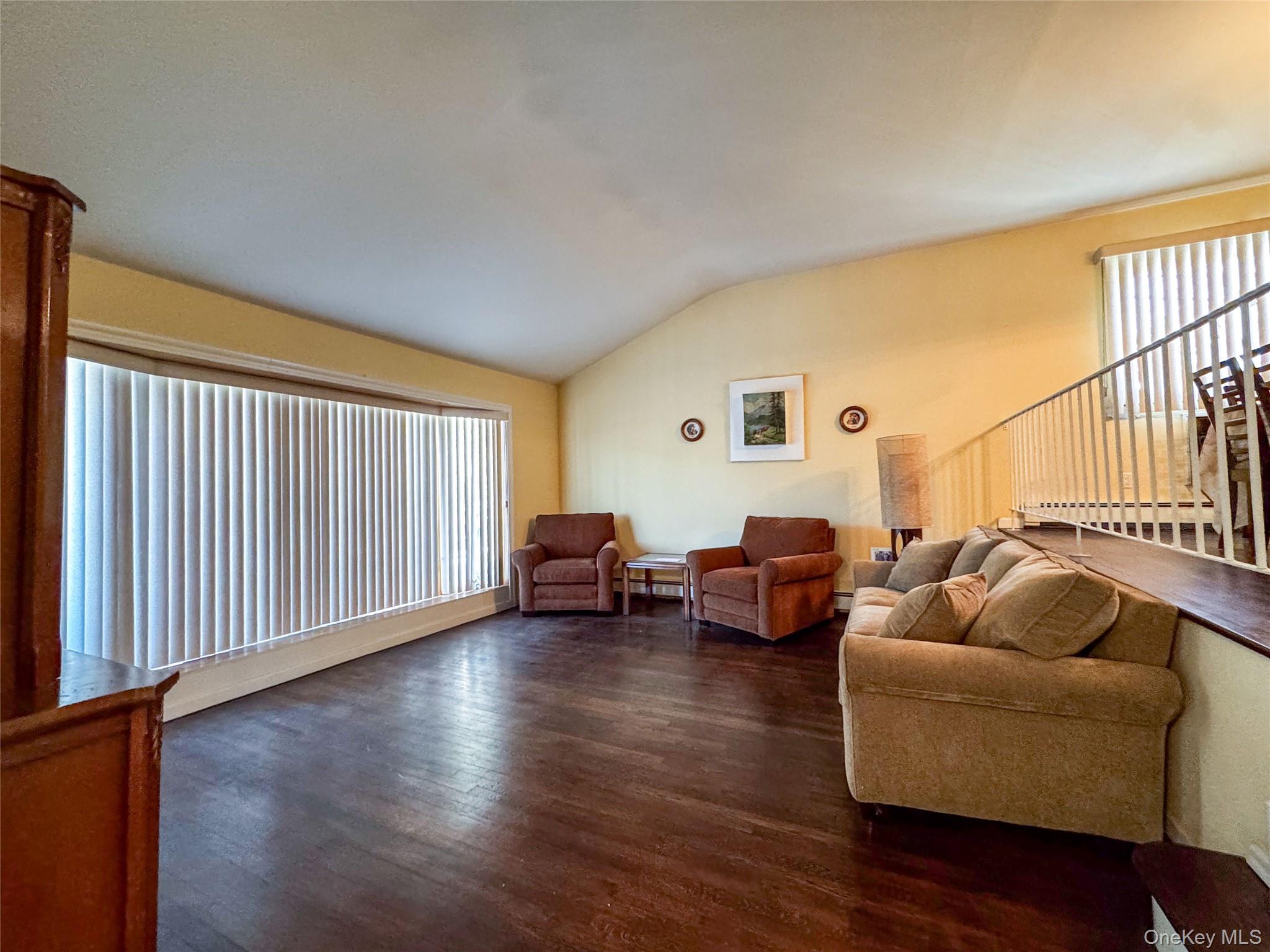 #8 photo, 1277 Lednam Court, Merrick , NY 11566