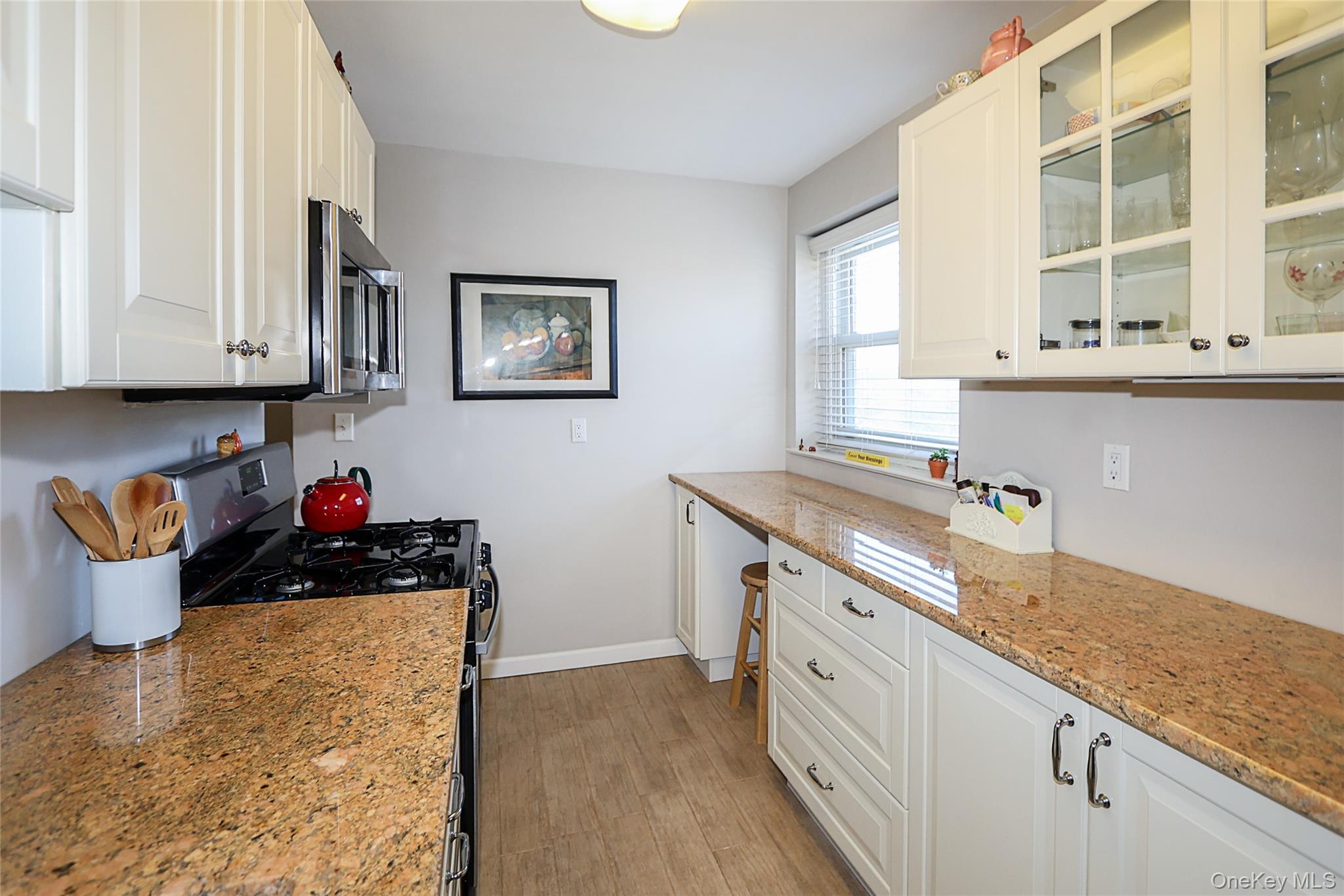 #20 photo, 34 Pearsall Avenue, Glen Cove , NY 11542