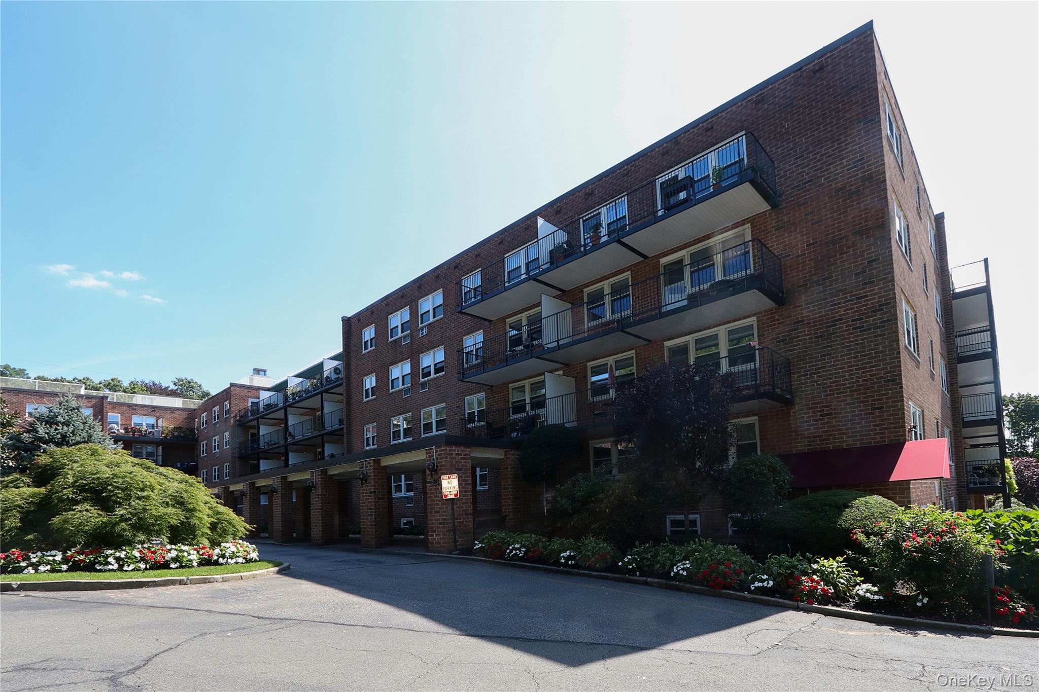 #7 photo, 34 Pearsall Avenue, Glen Cove , NY 11542