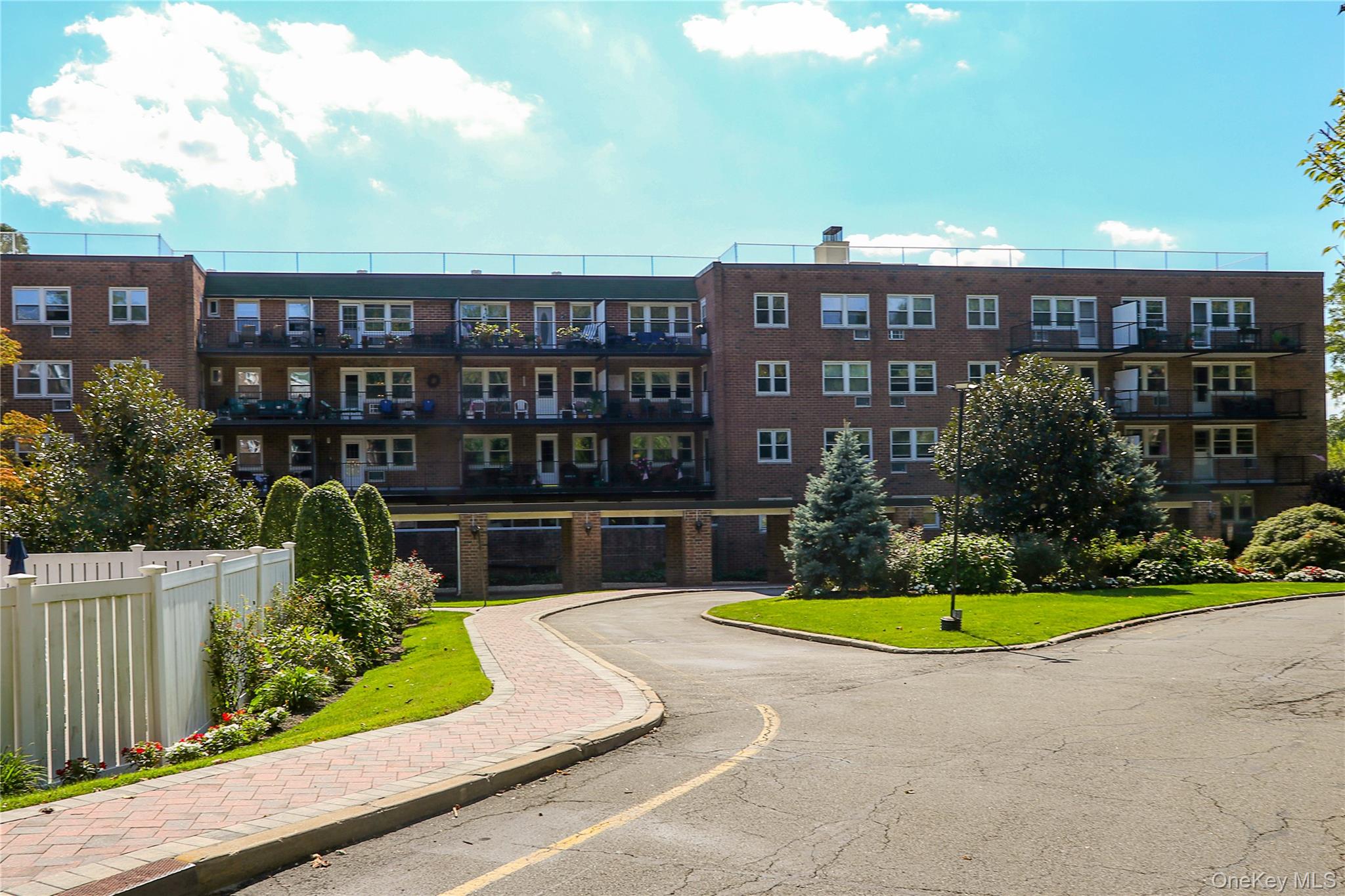 #8 photo, 34 Pearsall Avenue, Glen Cove , NY 11542