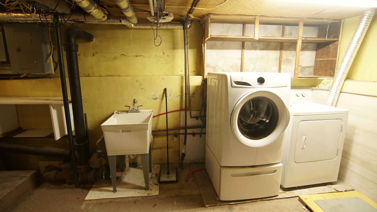 #34 photo, 86  Main St, New York Mills , NY 13417