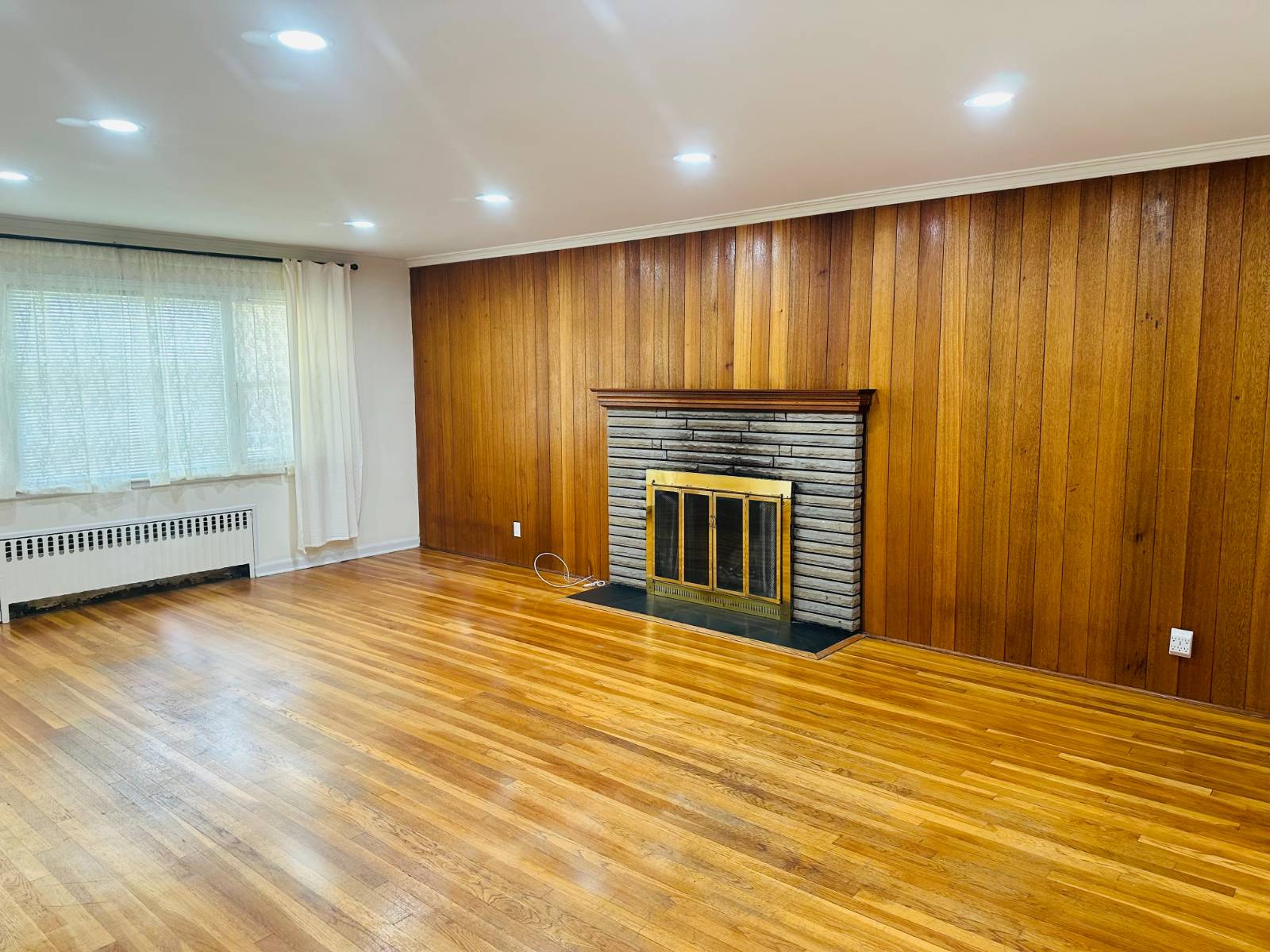 #1 photo, 75 Elm Av, Нассау ‖ Glen Cove , NY 11542