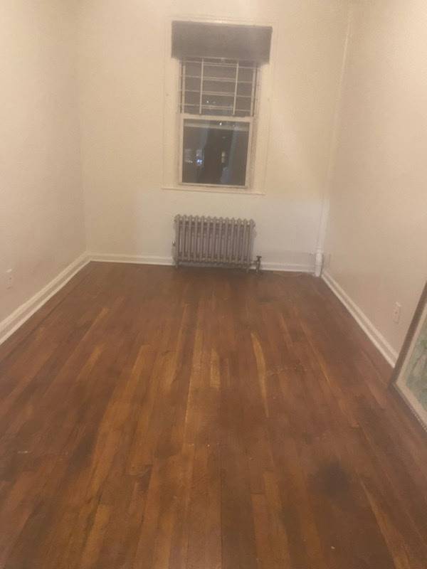 #6 photo, Crescent street & 36th Ave, LIC , NY 11106