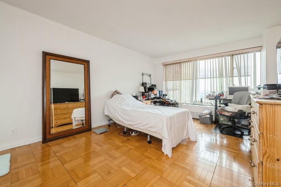 #14 photo, 166-25 Powells Cove Boulevard, Beechhurst , NY 11357