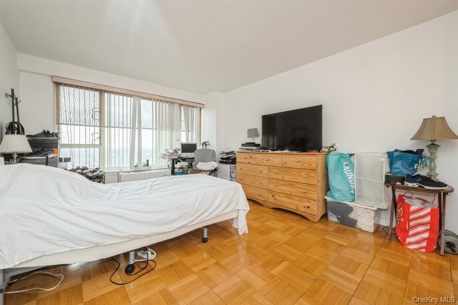 #15 photo, 166-25 Powells Cove Boulevard, Beechhurst , NY 11357