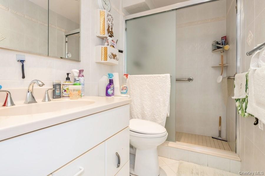 #17 photo, 166-25 Powells Cove Boulevard, Beechhurst , NY 11357