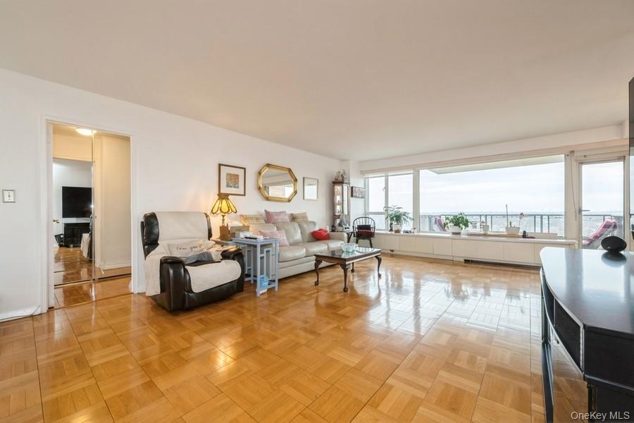 #5 photo, 166-25 Powells Cove Boulevard, Beechhurst , NY 11357