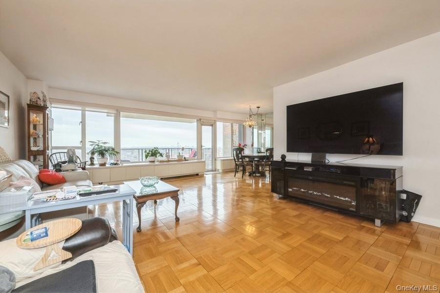 #6 photo, 166-25 Powells Cove Boulevard, Beechhurst , NY 11357