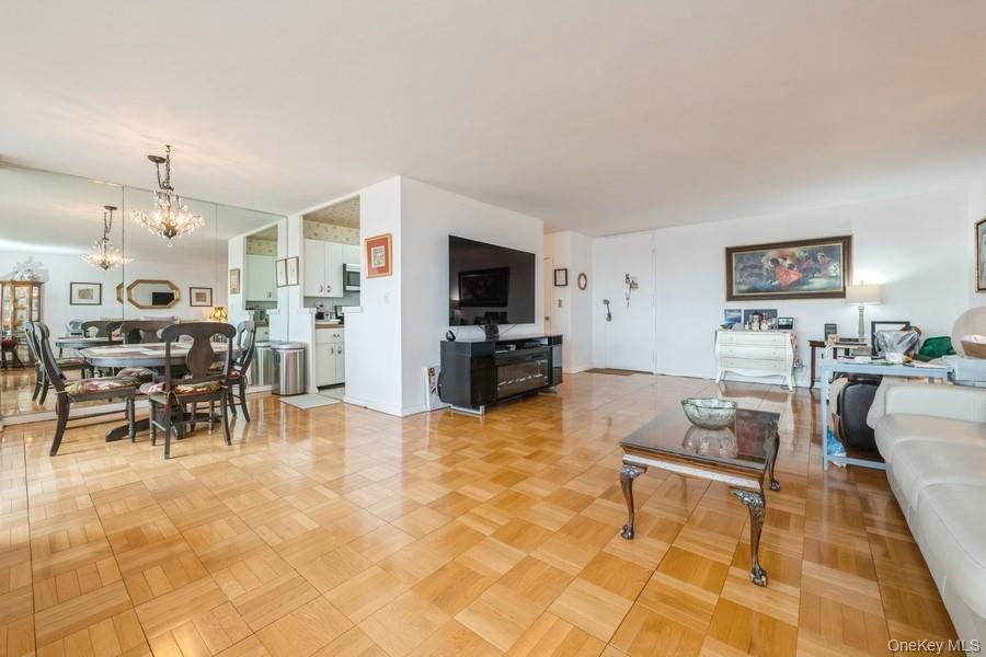 #7 photo, 166-25 Powells Cove Boulevard, Beechhurst , NY 11357