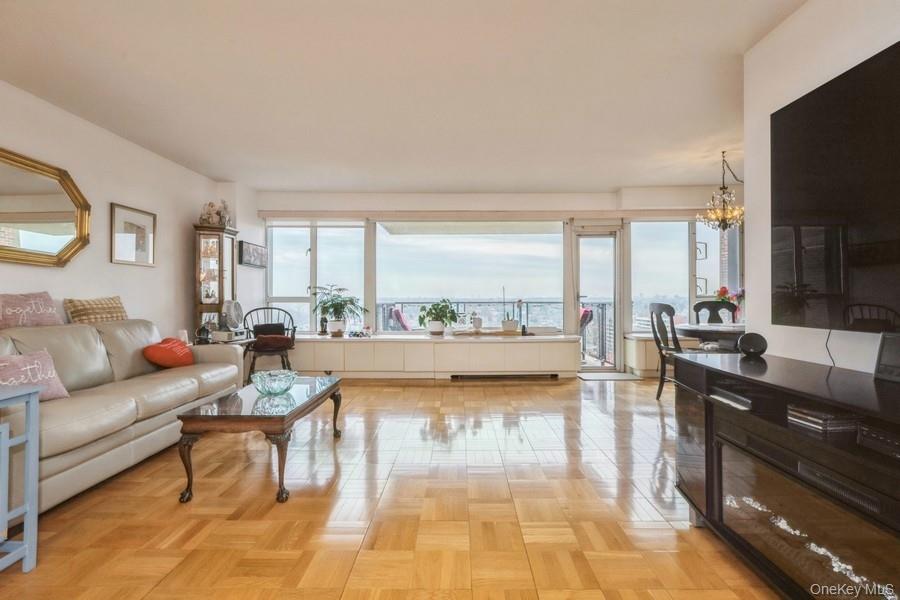 #9 photo, 166-25 Powells Cove Boulevard, Beechhurst , NY 11357