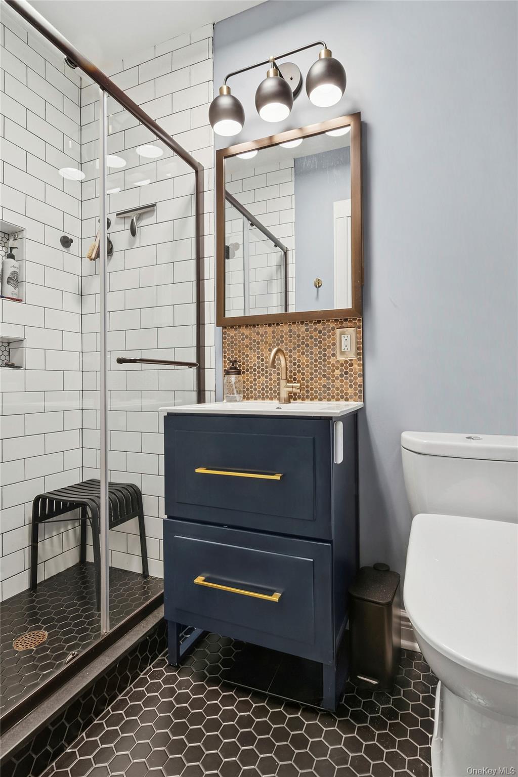 #13 photo, 16-16 Putnam Avenue, कुईंस Ridgewood , NY 11385