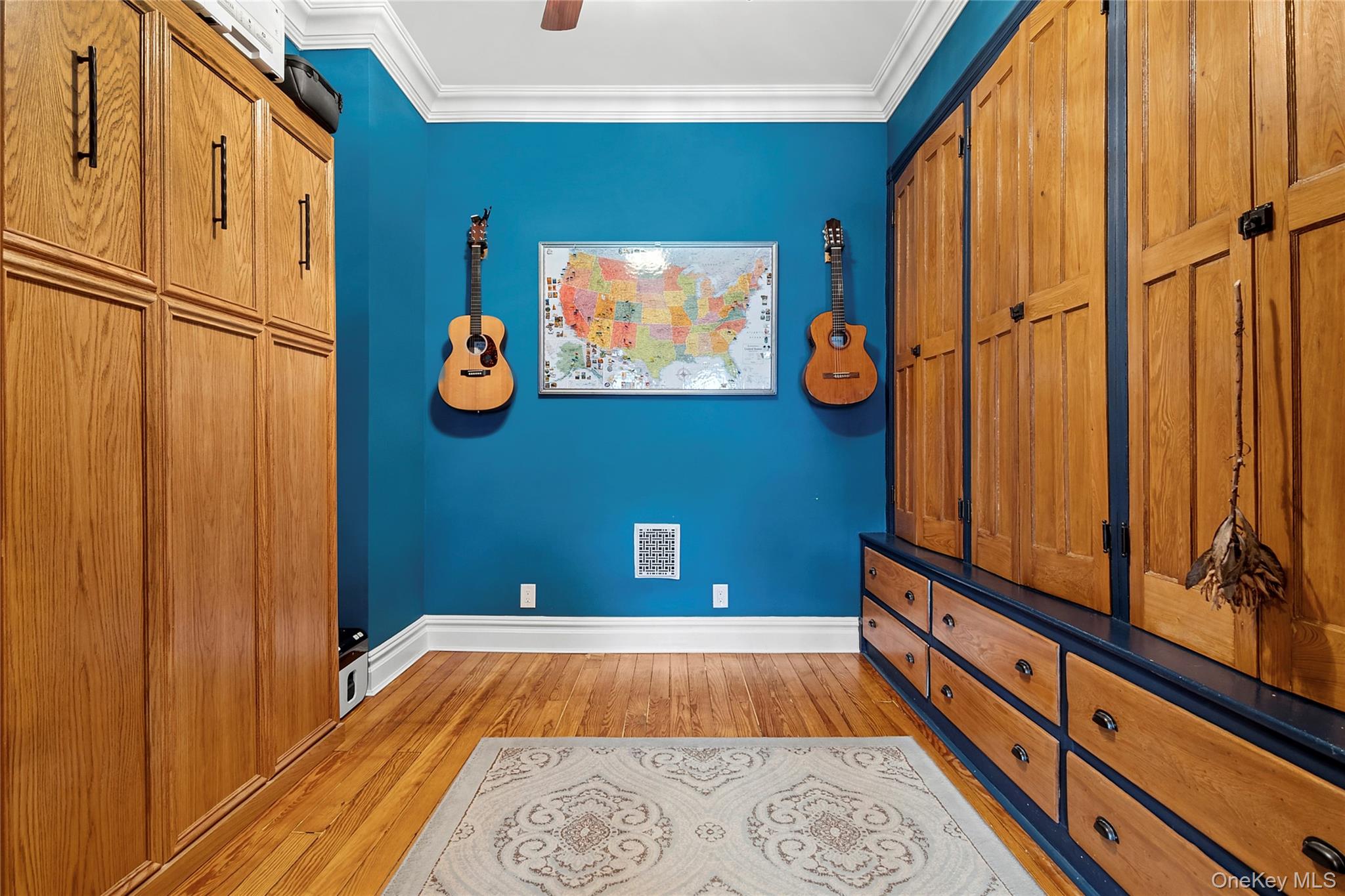 #15 photo, 16-16 Putnam Avenue, कुईंस Ridgewood , NY 11385