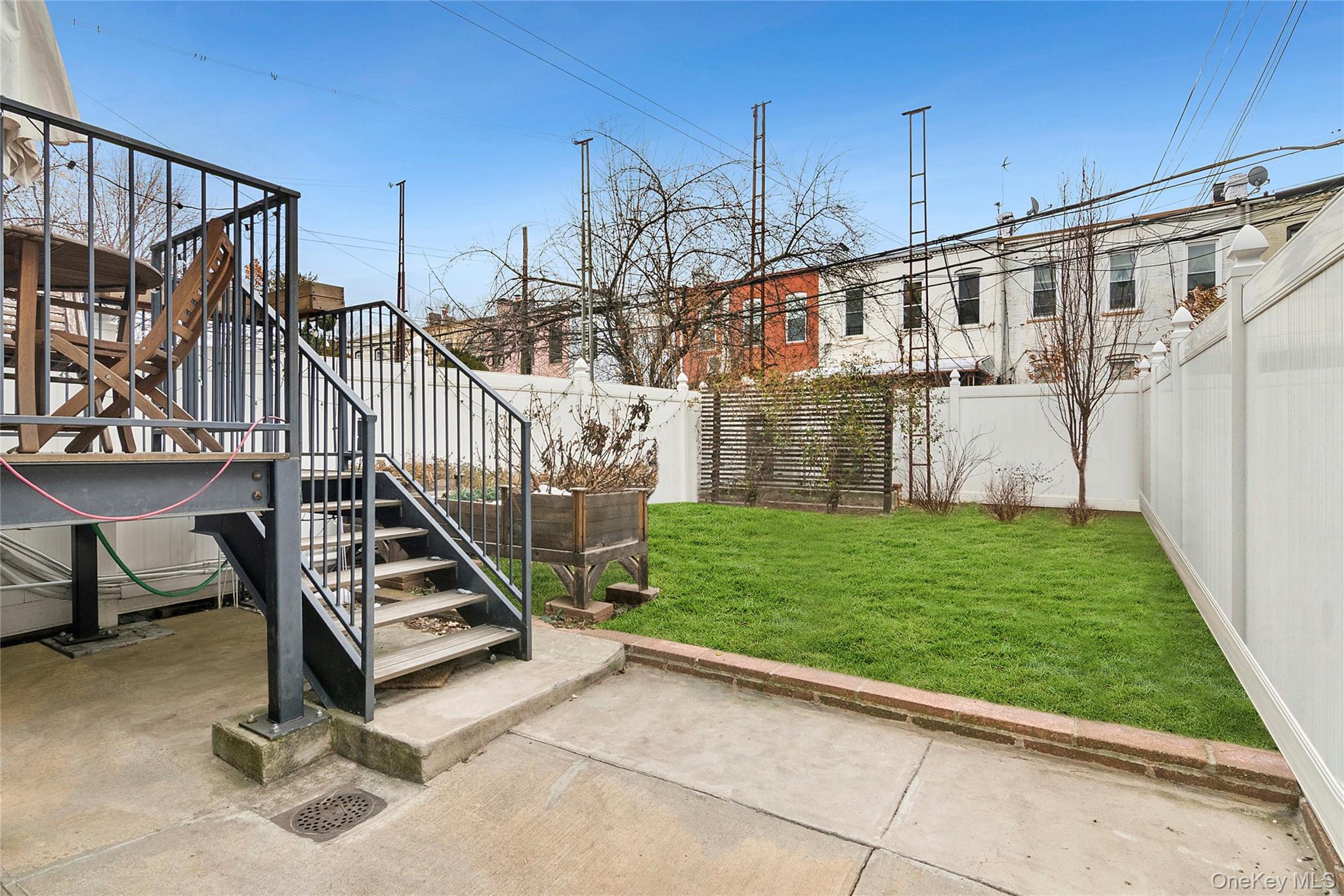 #18 photo, 16-16 Putnam Avenue, कुईंस Ridgewood , NY 11385