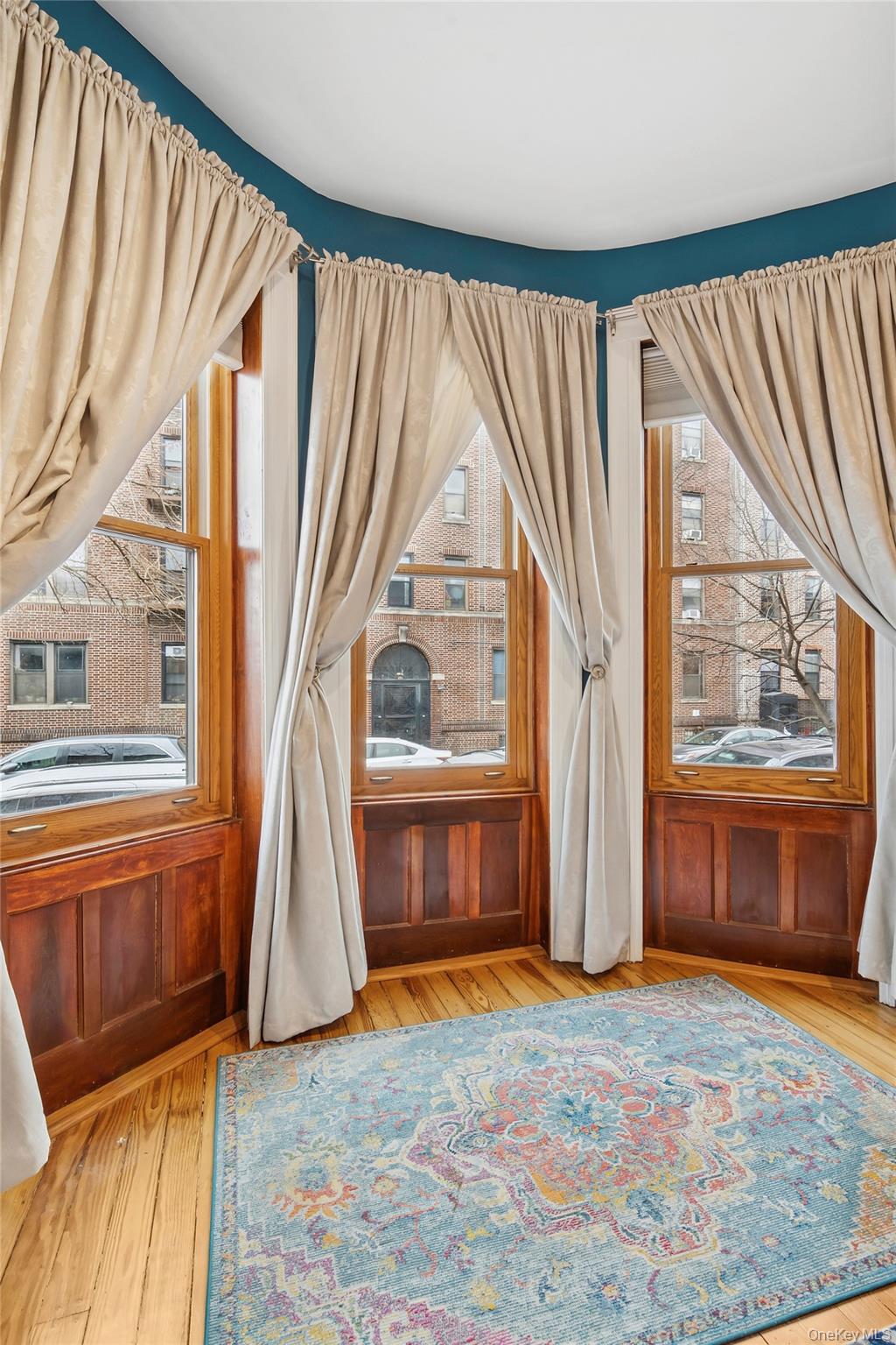 #9 photo, 16-16 Putnam Avenue, कुईंस Ridgewood , NY 11385