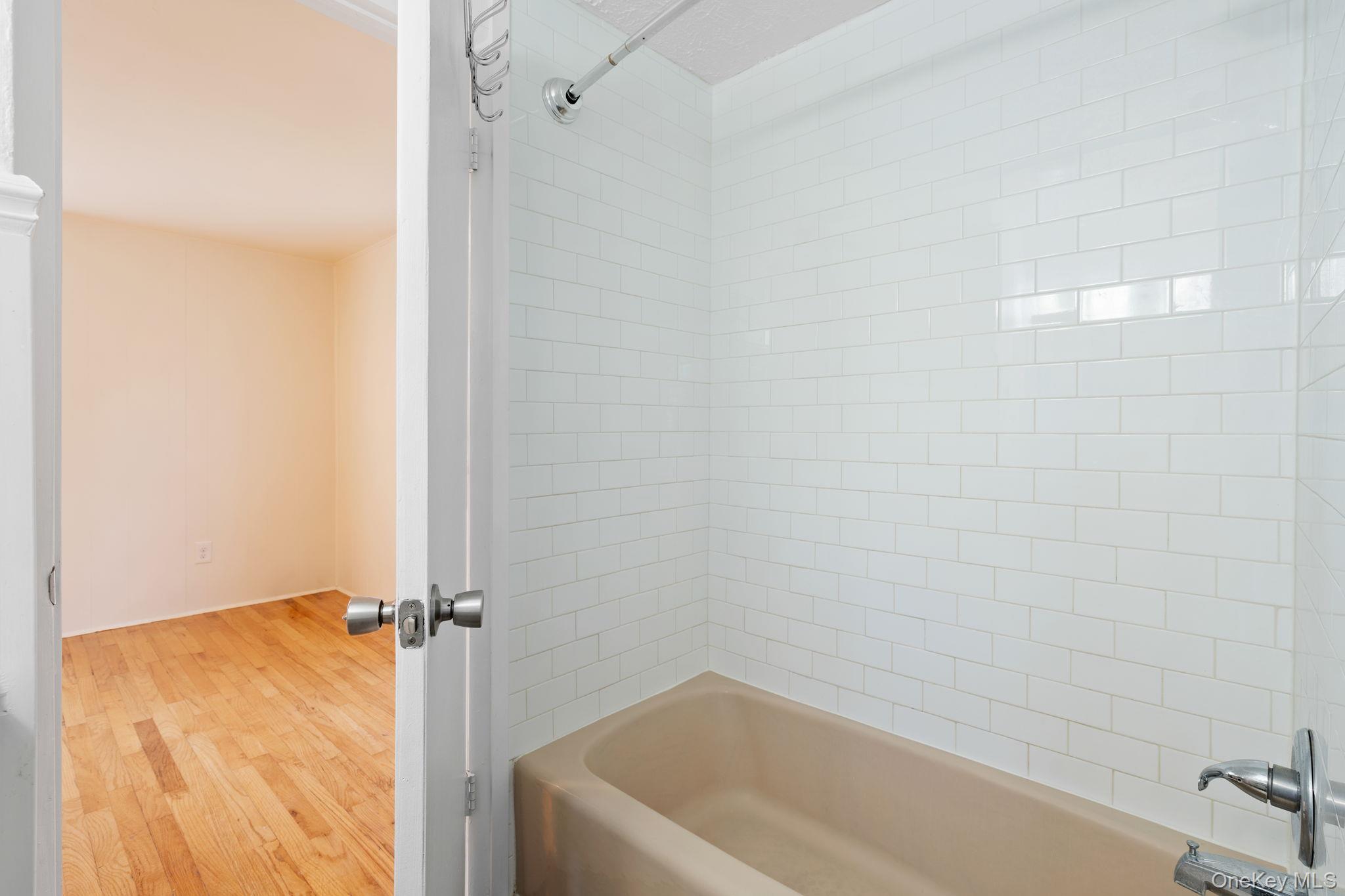 #20 photo, 1 Second Street, 뉴욕주 Walden , NY 12586