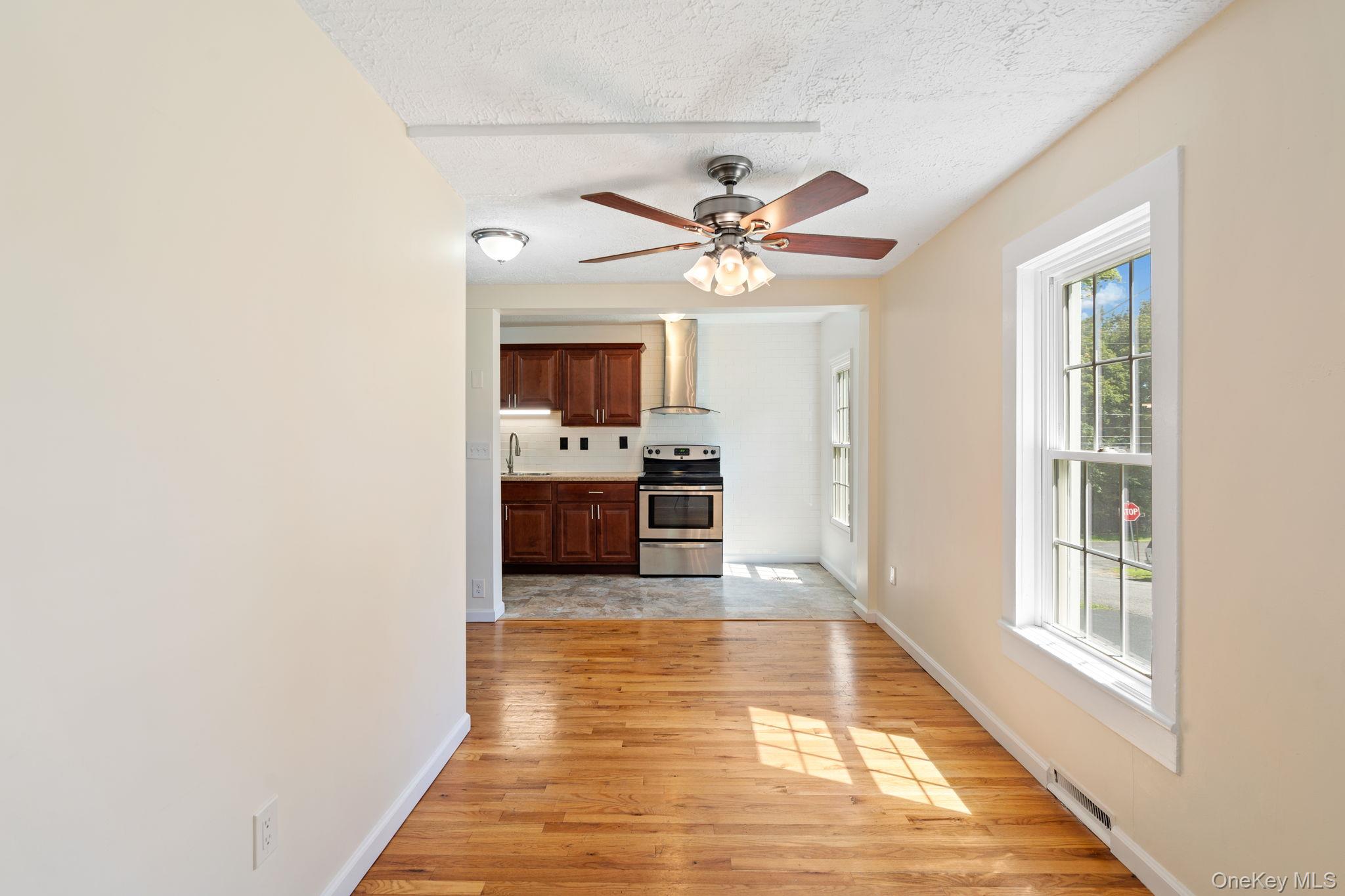 #7 photo, 1 Second Street, 뉴욕주 Walden , NY 12586