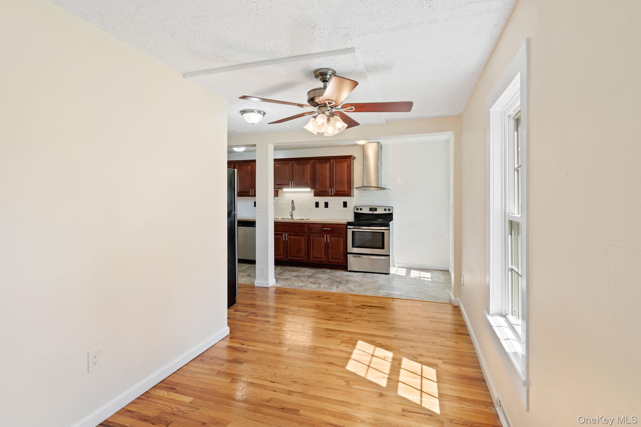 #8 photo, 1 Second Street, 뉴욕주 Walden , NY 12586