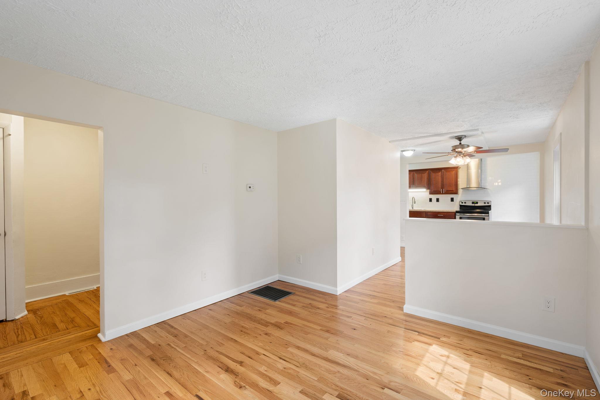 #9 photo, 1 Second Street, 뉴욕주 Walden , NY 12586