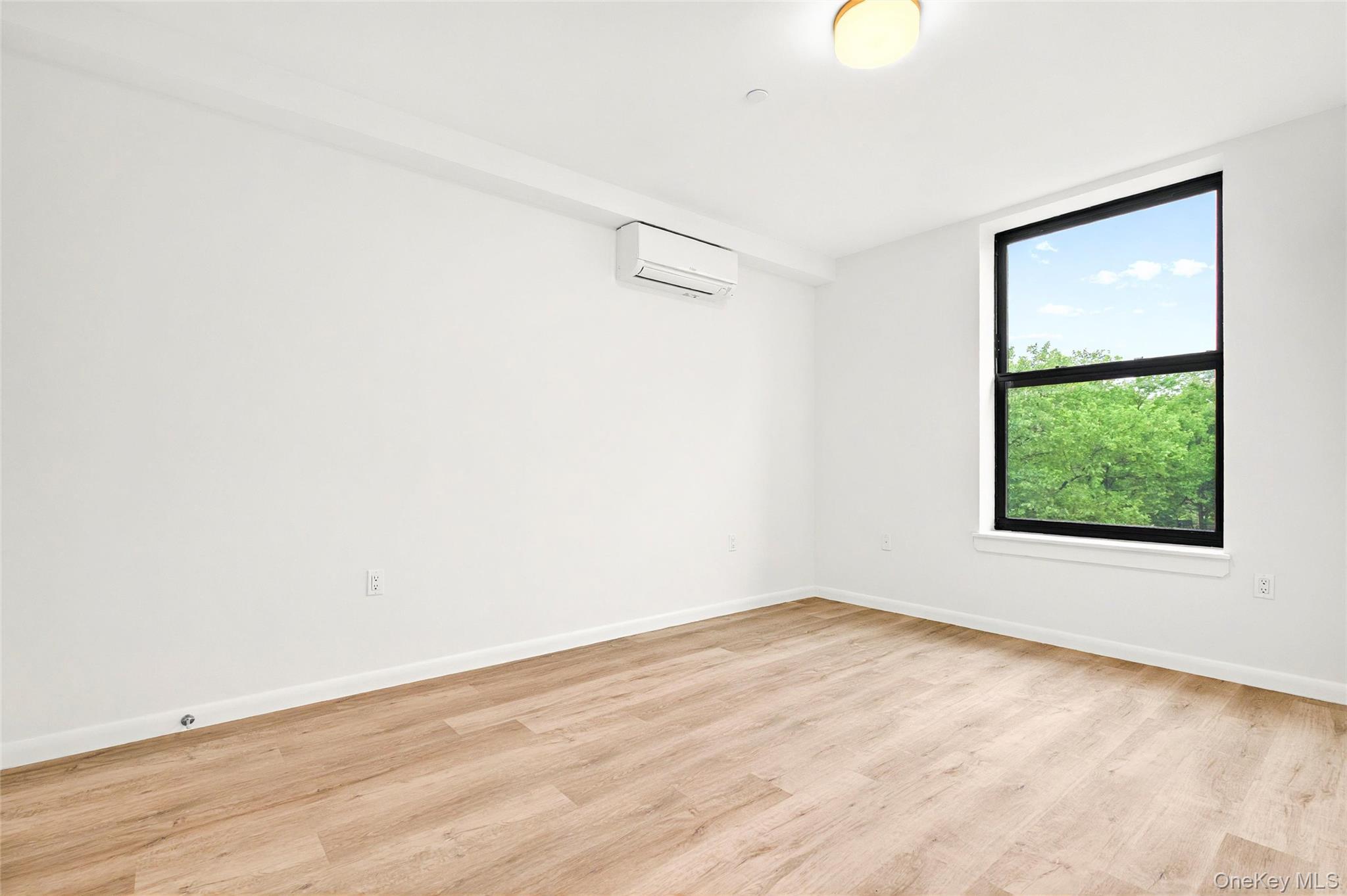 #20 photo, 1731 Lacombe Avenue, Bronx , NY 10473