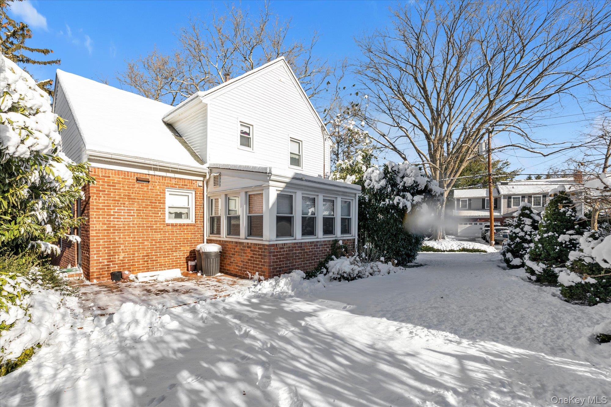 #2 photo, 22 Hathaway Drive, Garden City , NY 11530