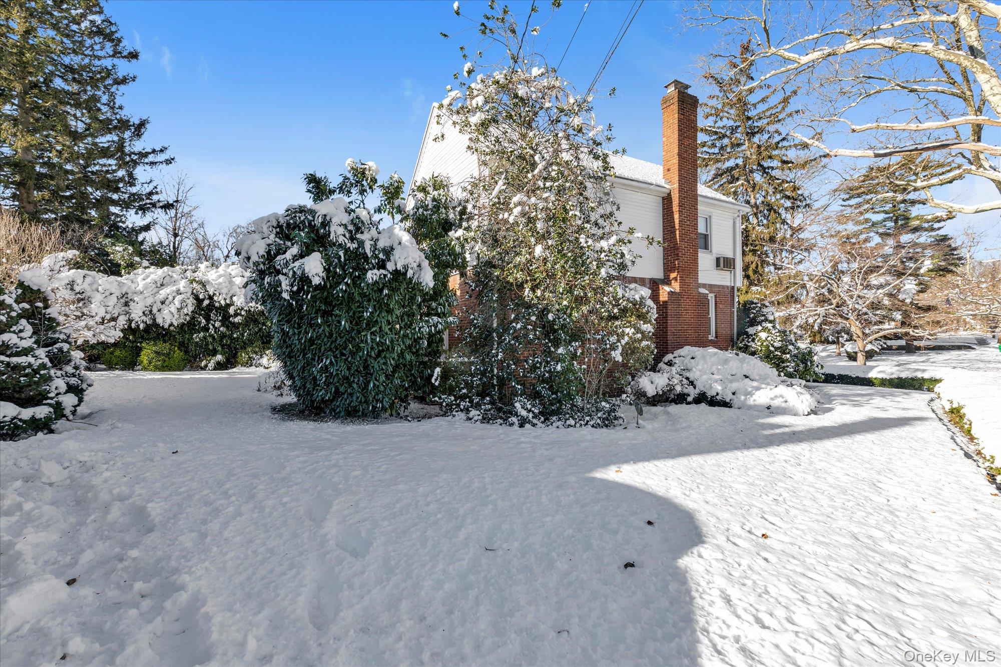 #3 photo, 22 Hathaway Drive, Garden City , NY 11530