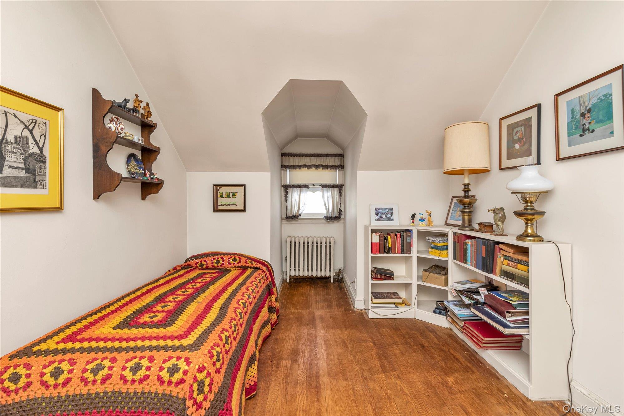 #7 photo, 22 Hathaway Drive, Garden City , NY 11530