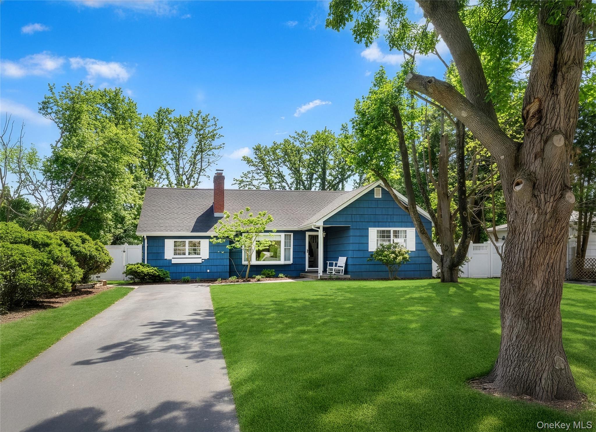 #1 photo, 14 Bayside Avenue, 롱 아일랜드 Medford , NY 11763