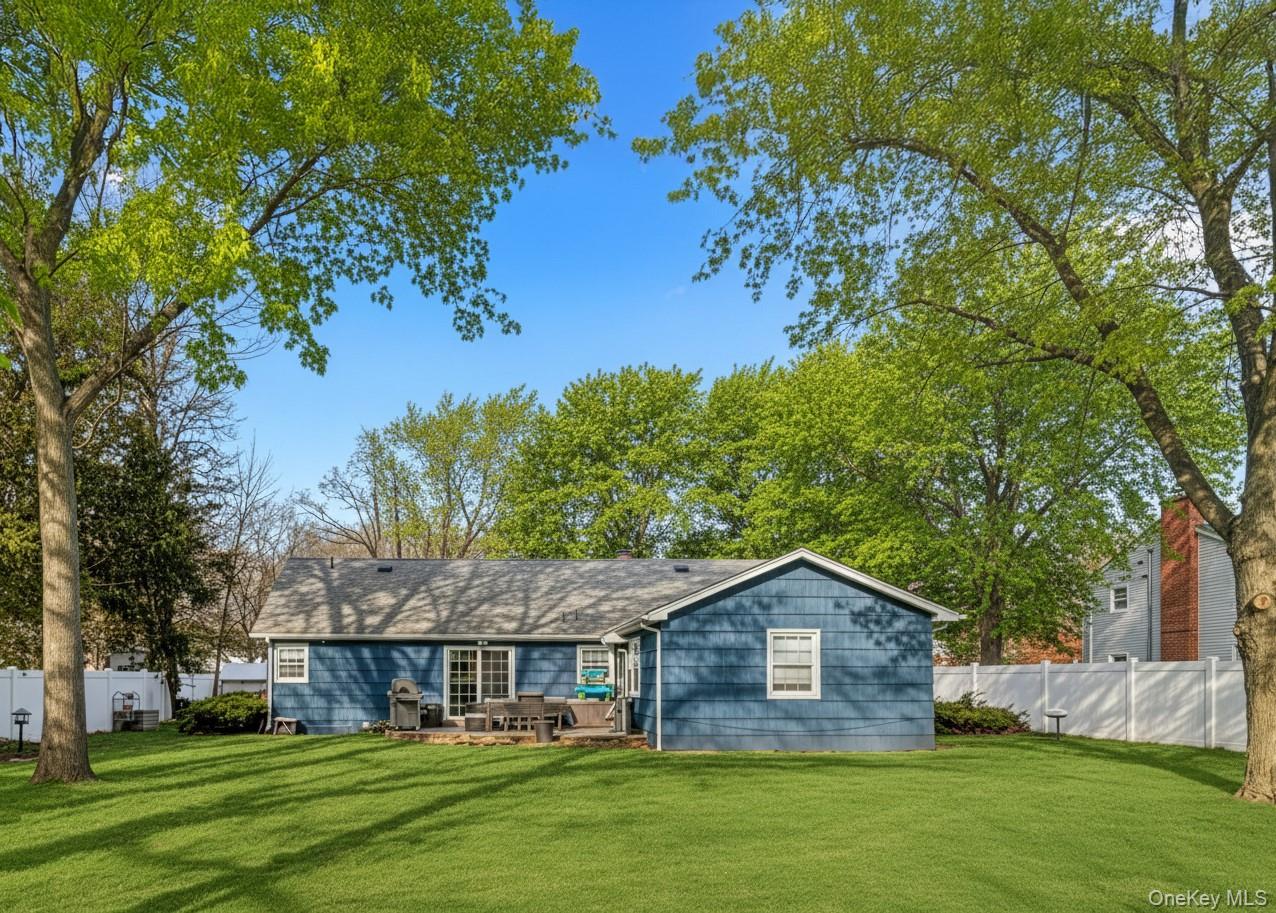 #16 photo, 14 Bayside Avenue, 롱 아일랜드 Medford , NY 11763