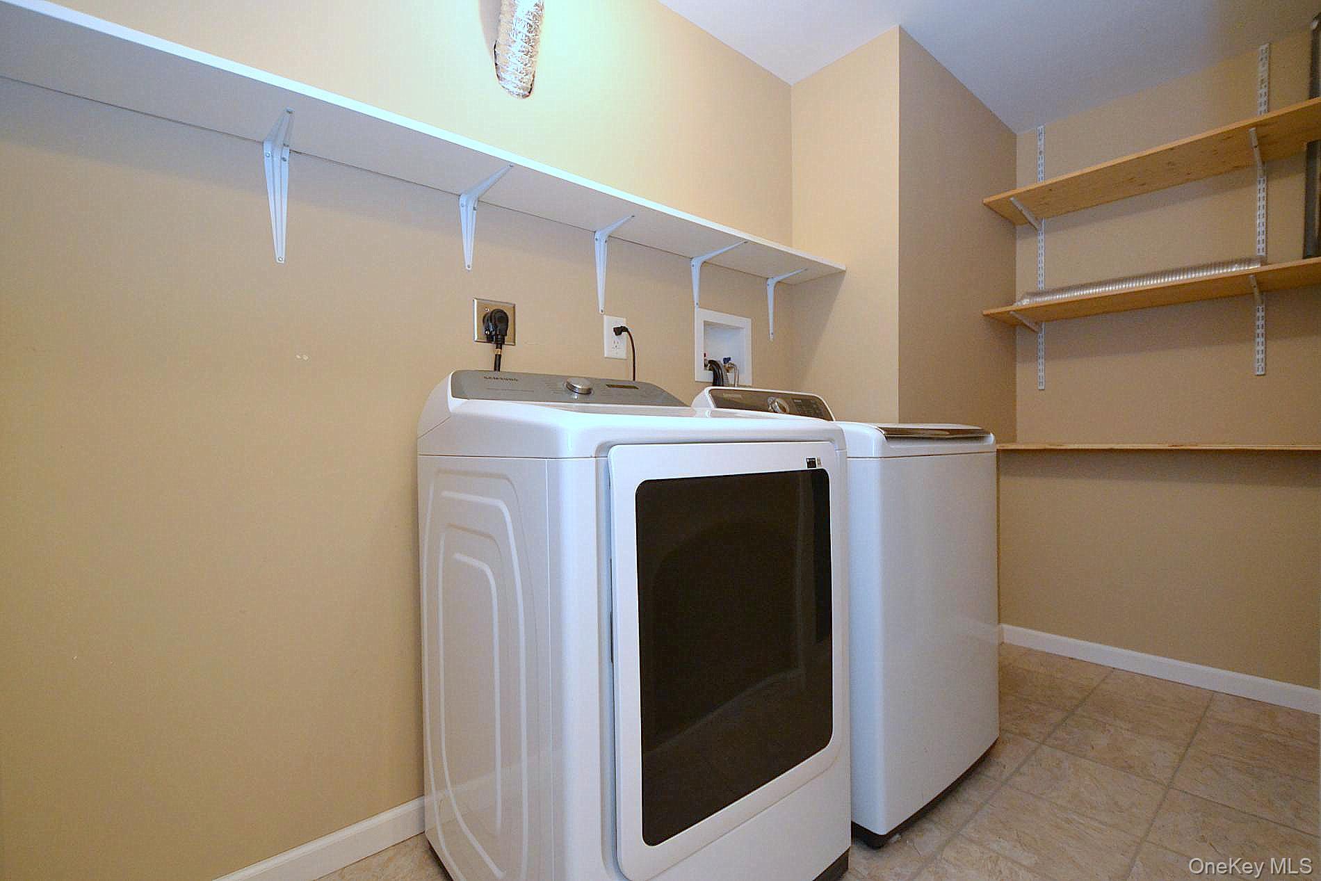 #10 photo, 30 Apex Drive, سوفولك Coram , NY 11727