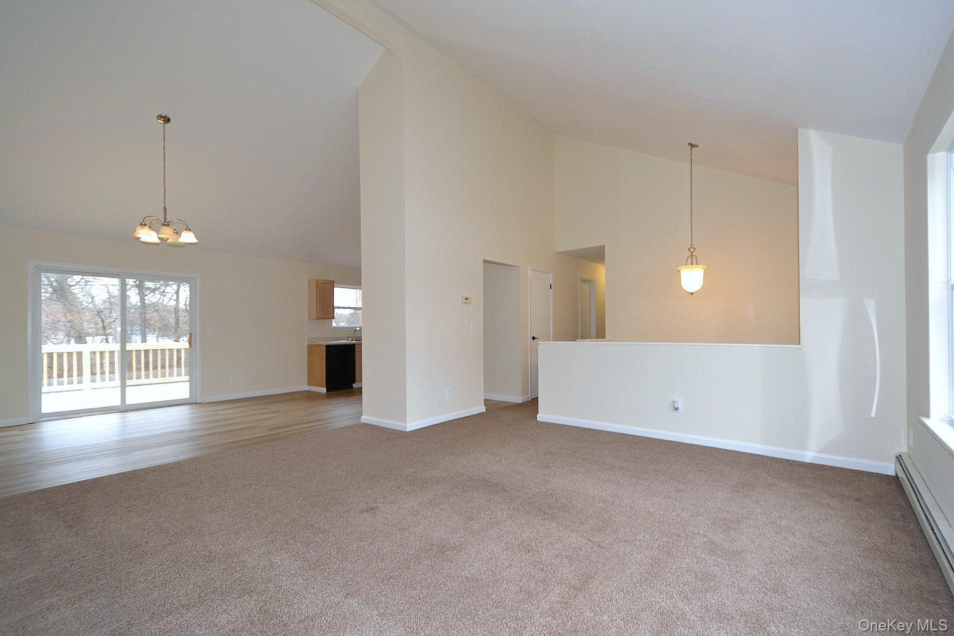 #12 photo, 30 Apex Drive, سوفولك Coram , NY 11727