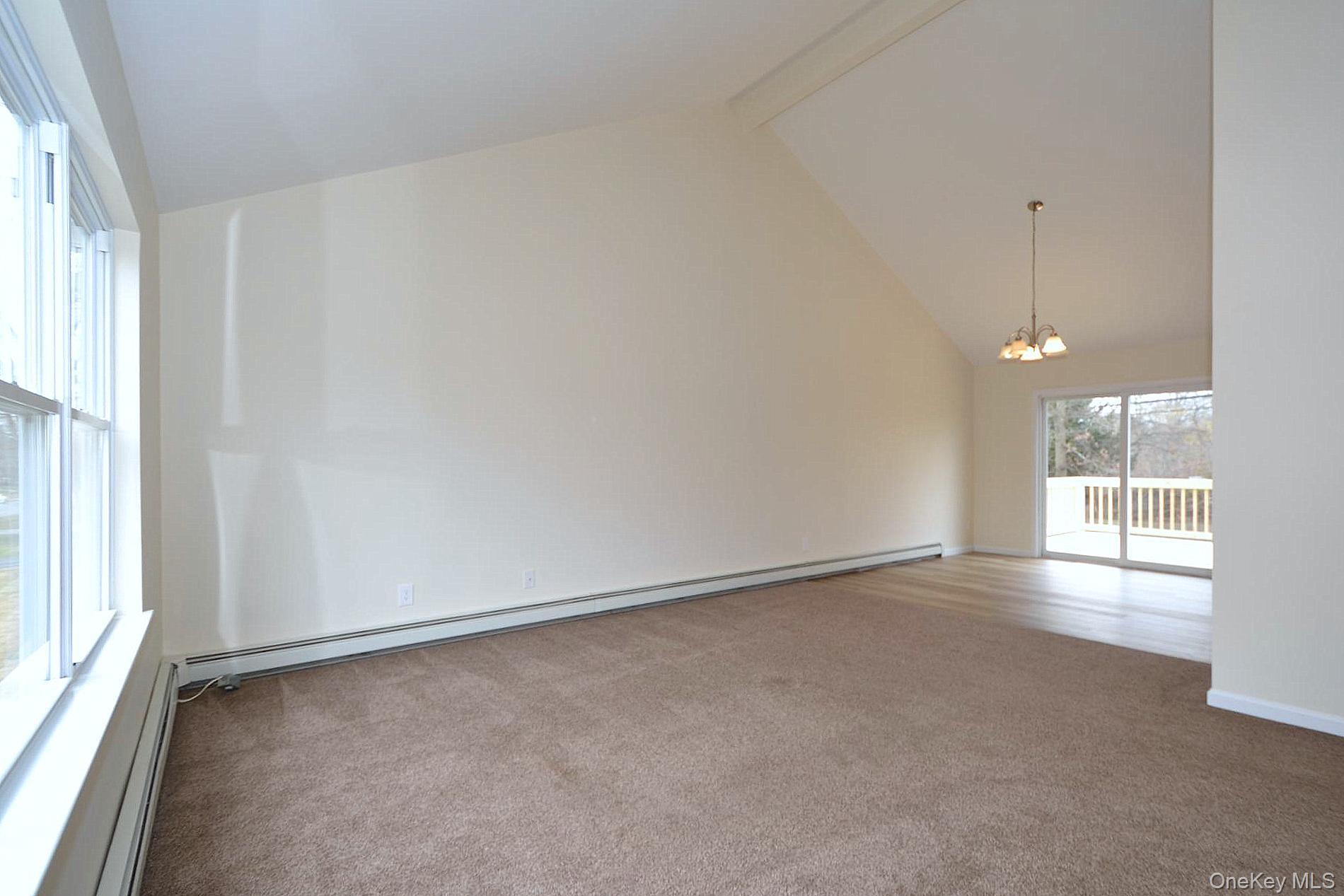 #13 photo, 30 Apex Drive, سوفولك Coram , NY 11727