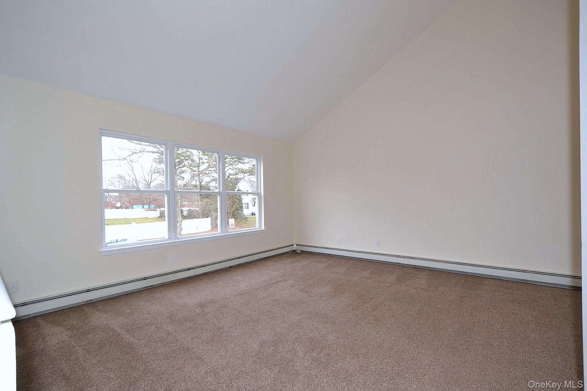 #18 photo, 30 Apex Drive, سوفولك Coram , NY 11727